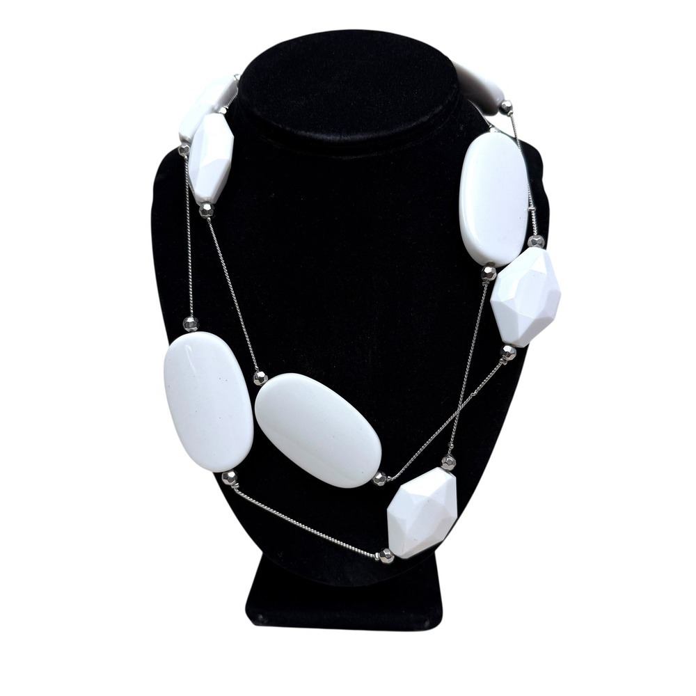 White Chunky Acrylic Beads Silver Tone Statement Necklace Fashion Jewelry 20in L